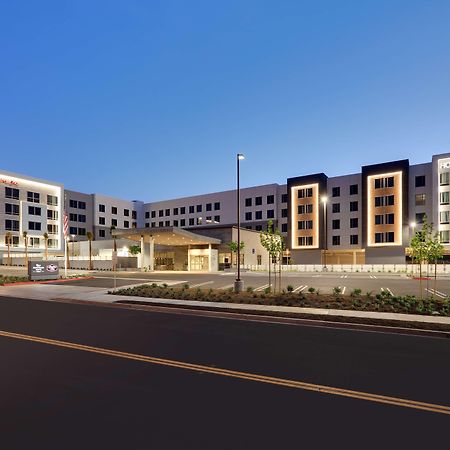 Hampton Inn By Hilton Irvine Spectrum לייק פורסט מראה חיצוני תמונה