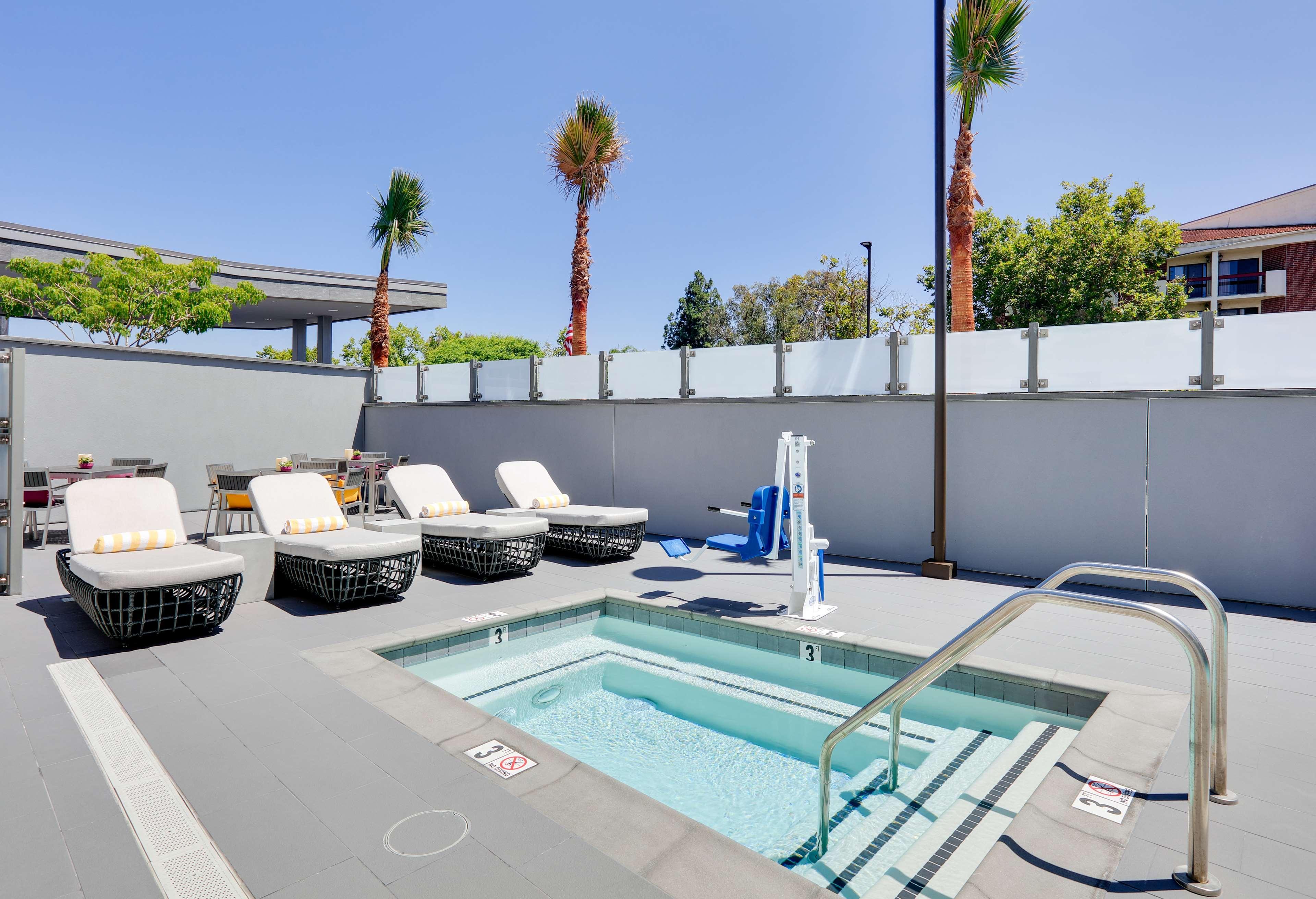 Hampton Inn By Hilton Irvine Spectrum לייק פורסט מראה חיצוני תמונה