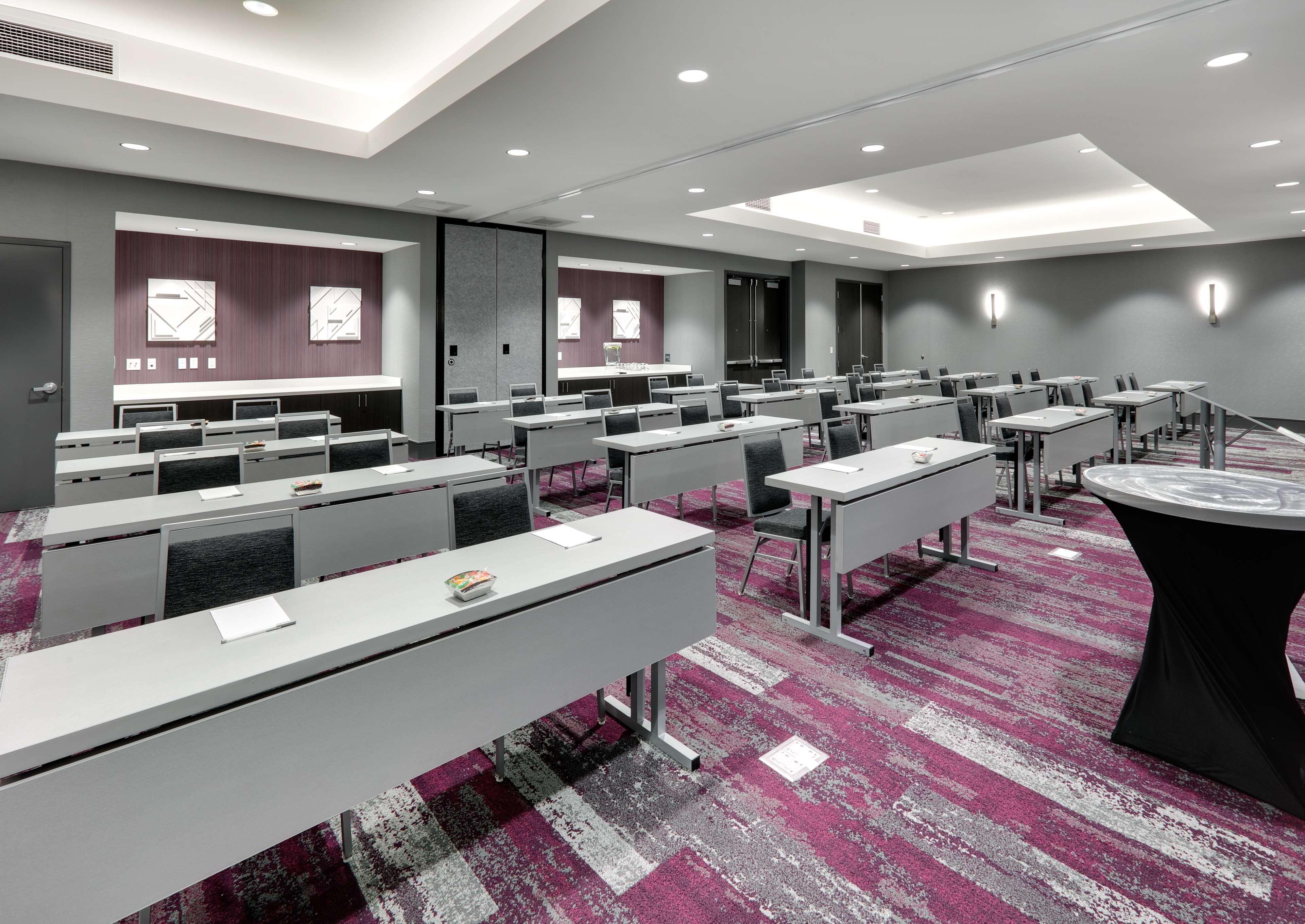 Hampton Inn By Hilton Irvine Spectrum לייק פורסט מראה חיצוני תמונה