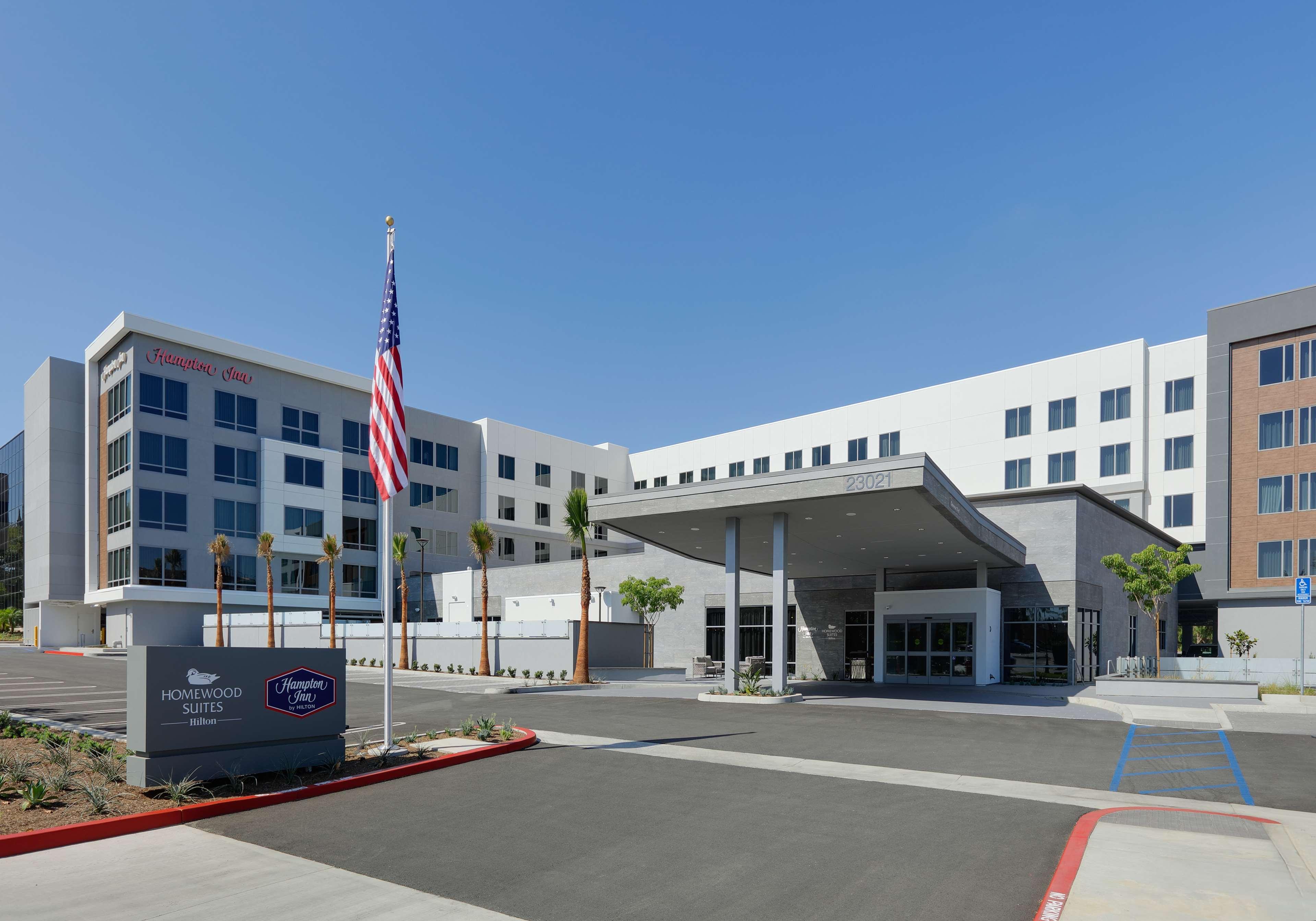 Hampton Inn By Hilton Irvine Spectrum לייק פורסט מראה חיצוני תמונה